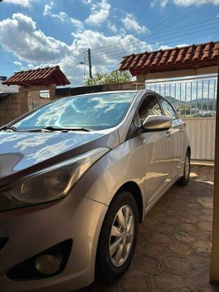 HYUNDAI HB20 1.6 COMFORT PLUS 16V FLEX 4P AUTOMÁTICO HYUNDAI HB20 1.6 COMFORT PLUS 16V FLEX 4P AUTOMÁTICO